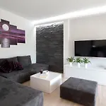Moretic شقة